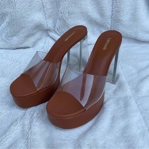 NEW Larroude Dolly Lucite Platform Sandal